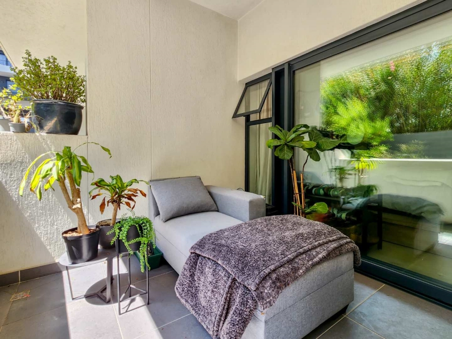 1 Bedroom Property for Sale in Sea Point Western Cape